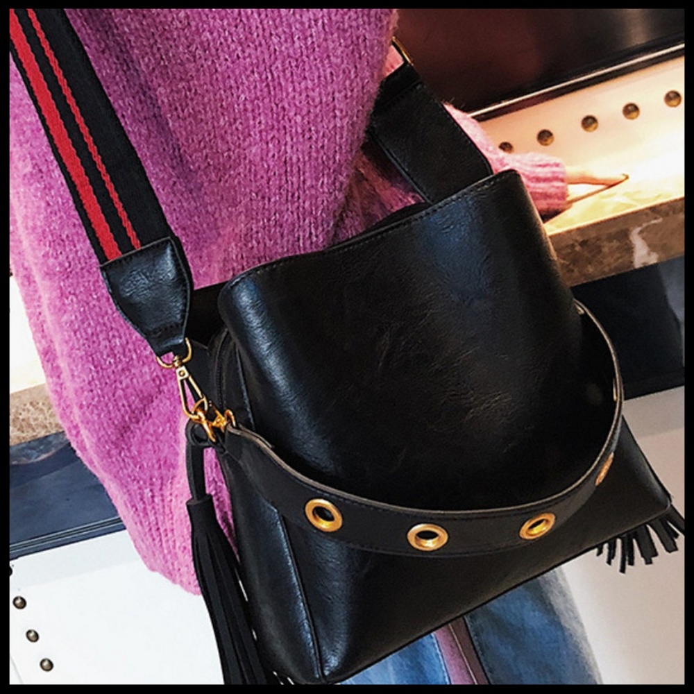 NEW LISBON Tote Crossbody - Picture 2 of 8